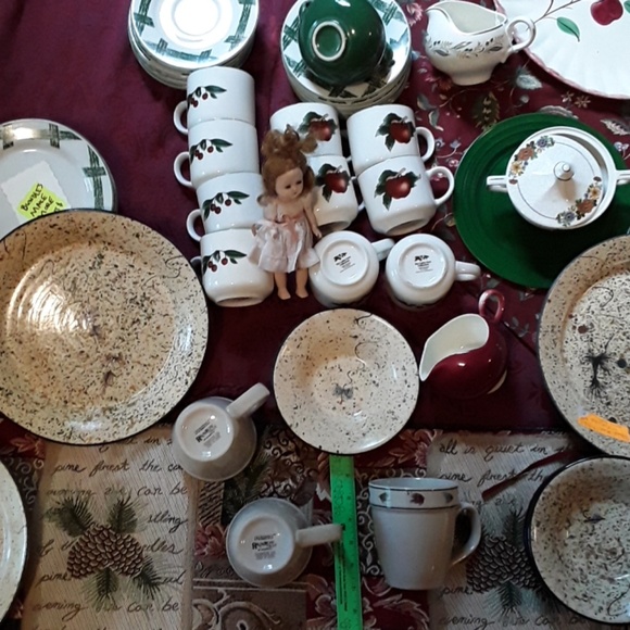 Vintage Other - APPLE CADES COVE Retired StoneWare DinnerWare  EUC